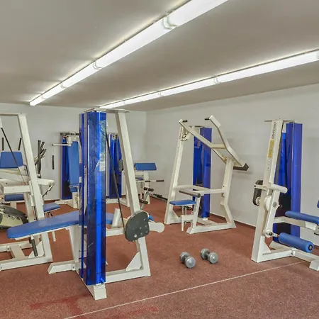 3 Bedroom Amazing In Apartment *