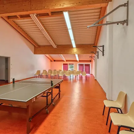 3 Bedroom Amazing In Apartment *