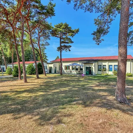 3 Bedroom Amazing In Apartment Altenkirchen (Mecklenburg-Vorpommern)