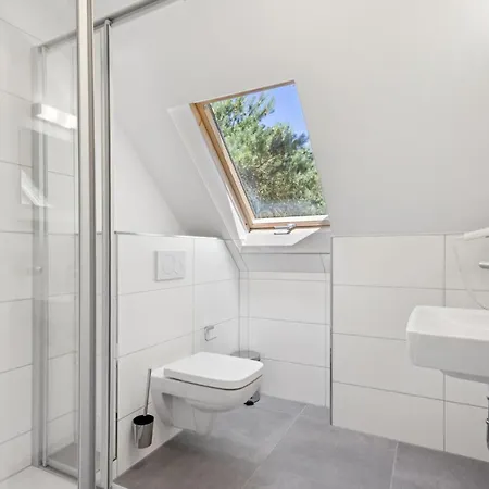 3 Bedroom Amazing In Apartment Altenkirchen (Mecklenburg-Vorpommern)